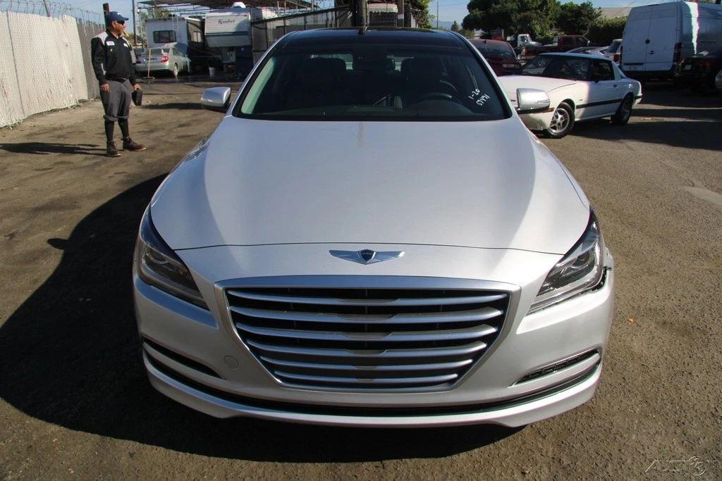 2015 Hyundai Genesis - Image 10 of 21
