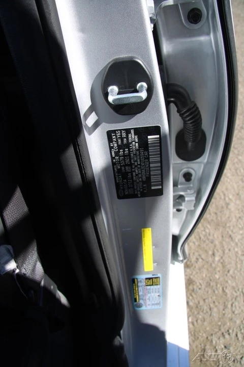 2015 Hyundai Genesis - Image 11 of 21