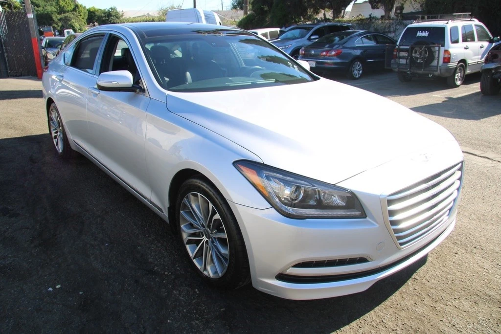 2015 Hyundai Genesis - Image 9 of 21