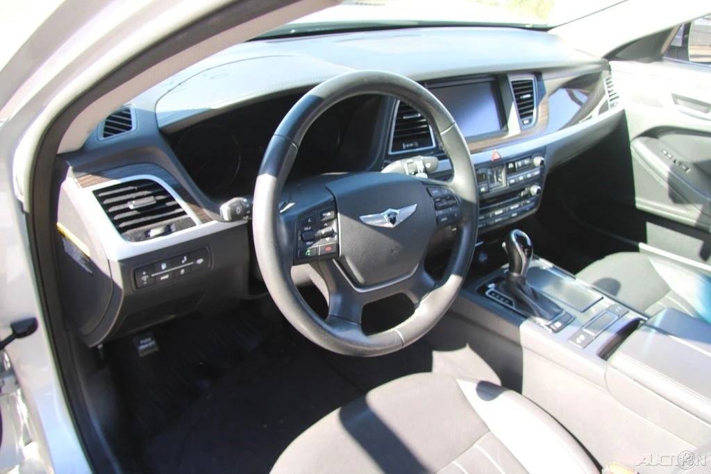 2015 Hyundai Genesis - Image 14 of 21
