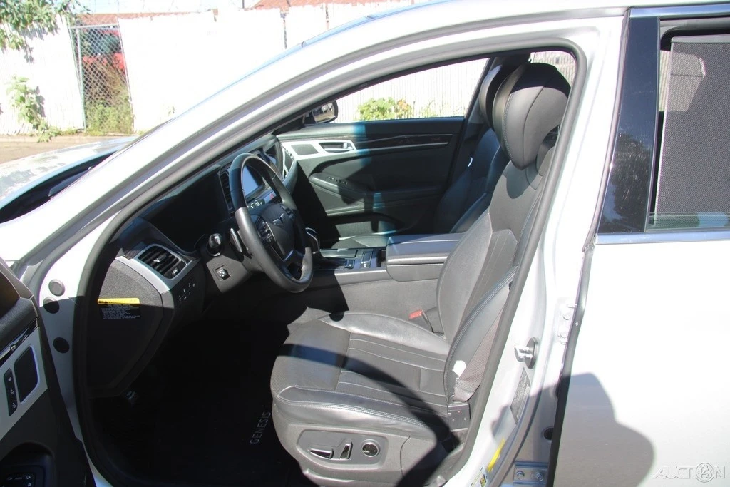 2015 Hyundai Genesis - Image 13 of 21
