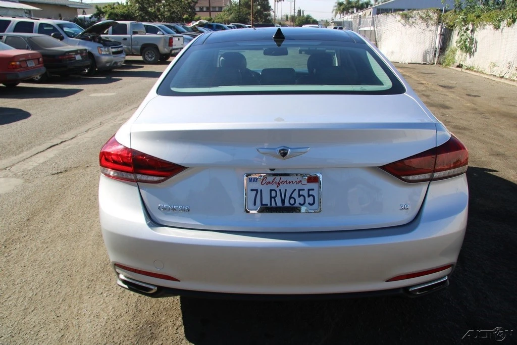 2015 Hyundai Genesis - Image 6 of 21