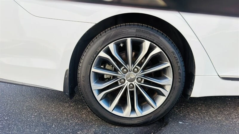 2015 Hyundai Genesis - Image 12 of 21