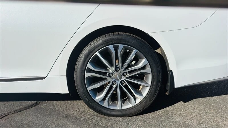2015 Hyundai Genesis - Image 12 of 21