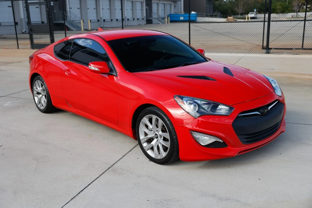 2015 Hyundai Genesis - Image 17 of 21