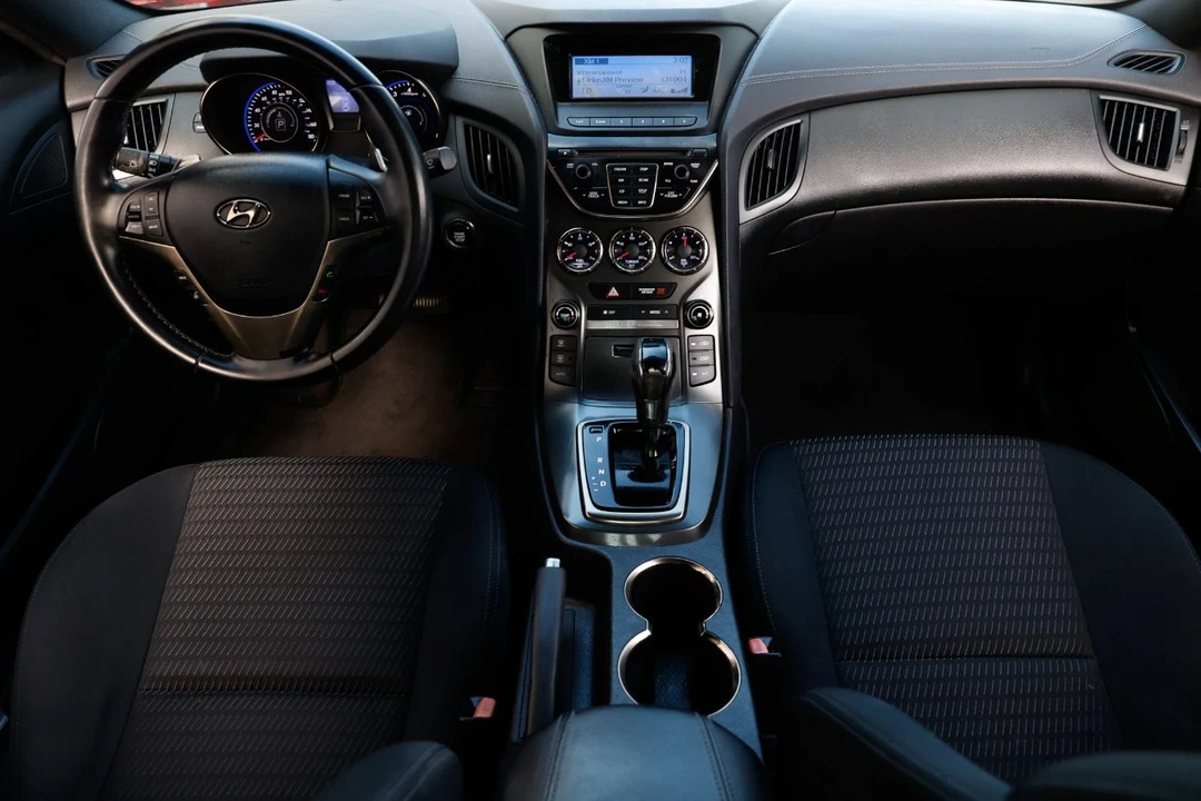 2015 Hyundai Genesis - Image 2 of 12
