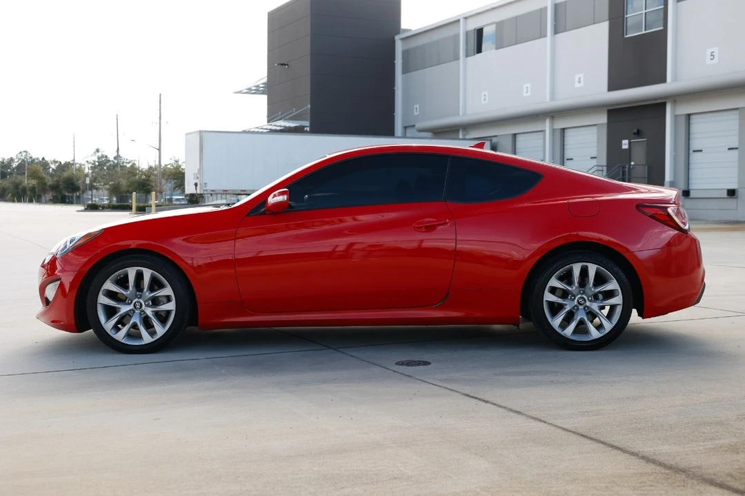 2015 Hyundai Genesis - Image 5 of 12