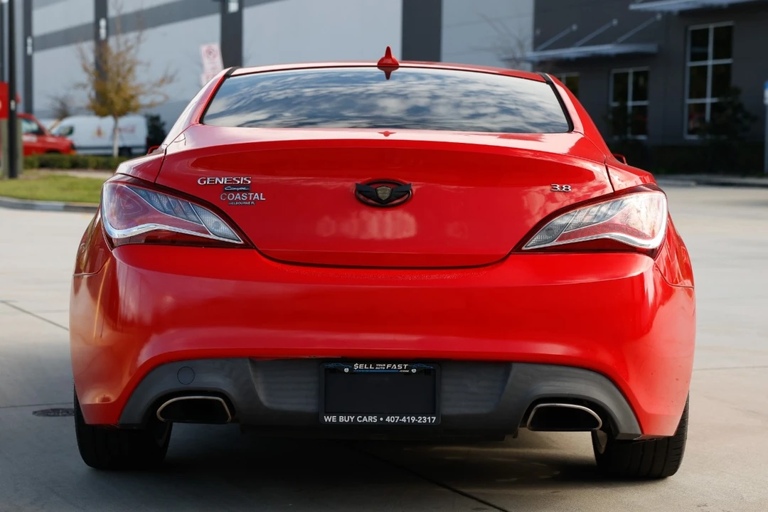 2015 Hyundai Genesis - Image 9 of 12