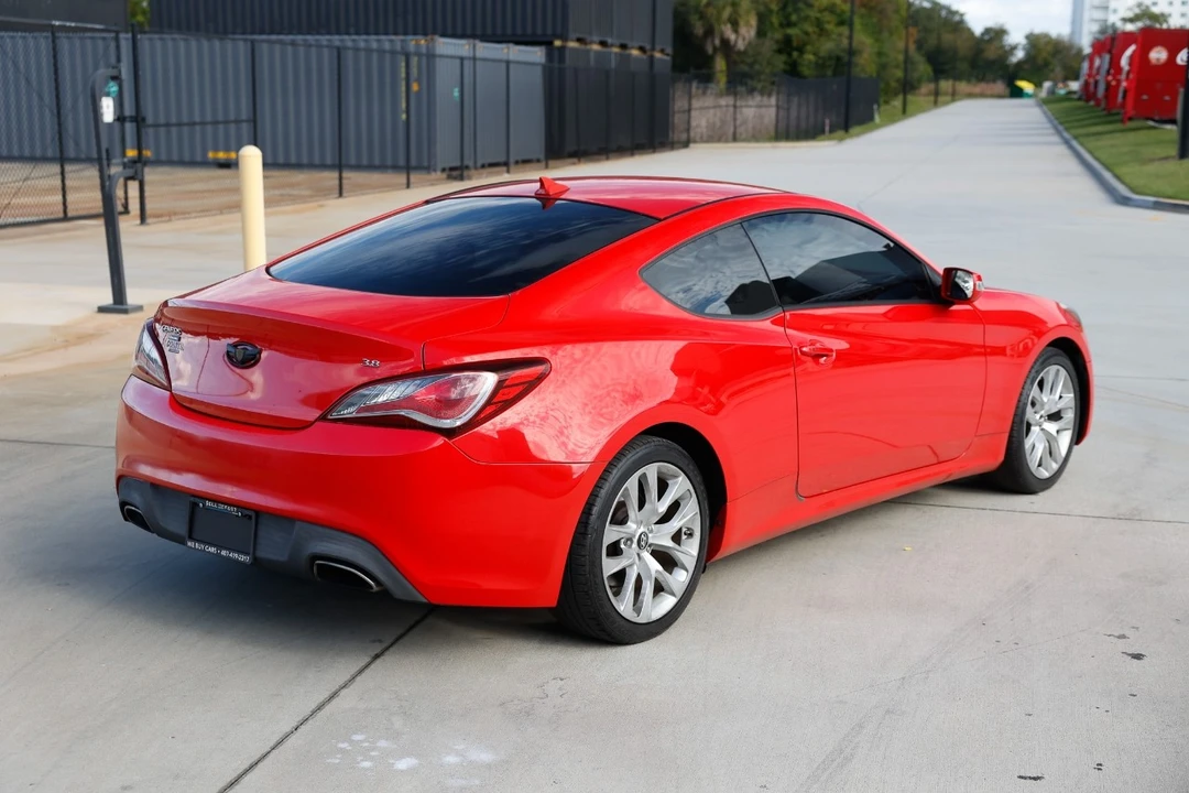 2015 Hyundai Genesis - Image 13 of 21