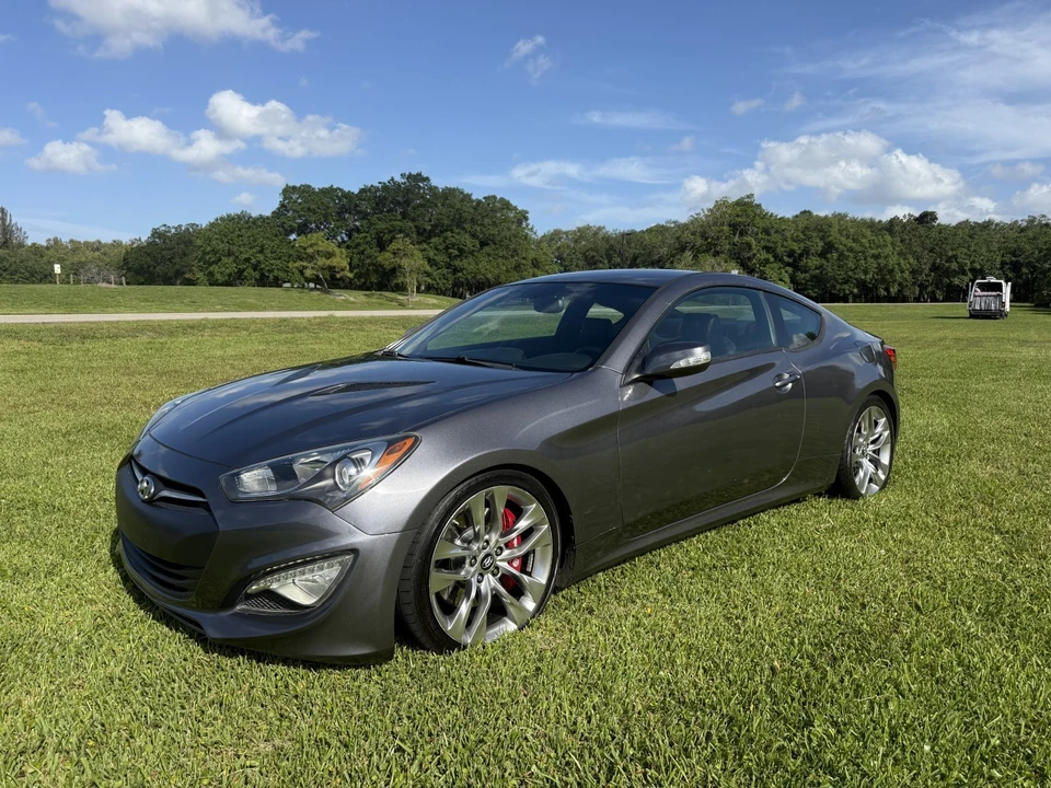 2015 Hyundai Genesis - Image 7 of 19