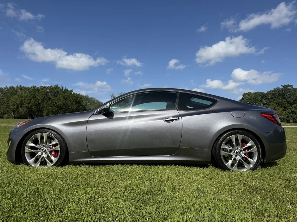 2015 Hyundai Genesis - Image 8 of 19