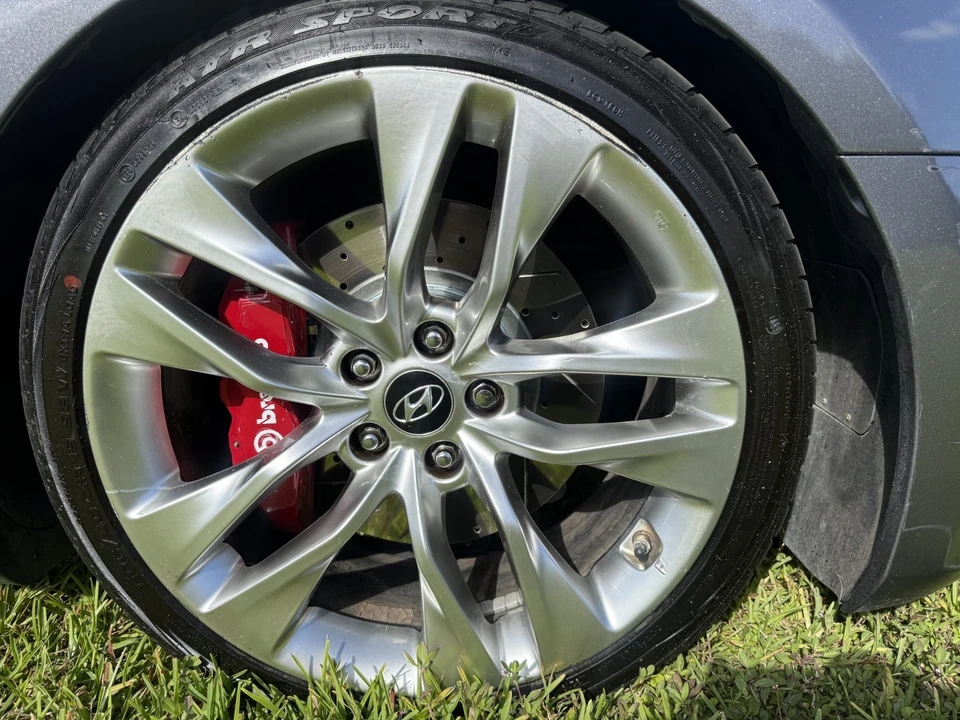 2015 Hyundai Genesis - Image 12 of 19