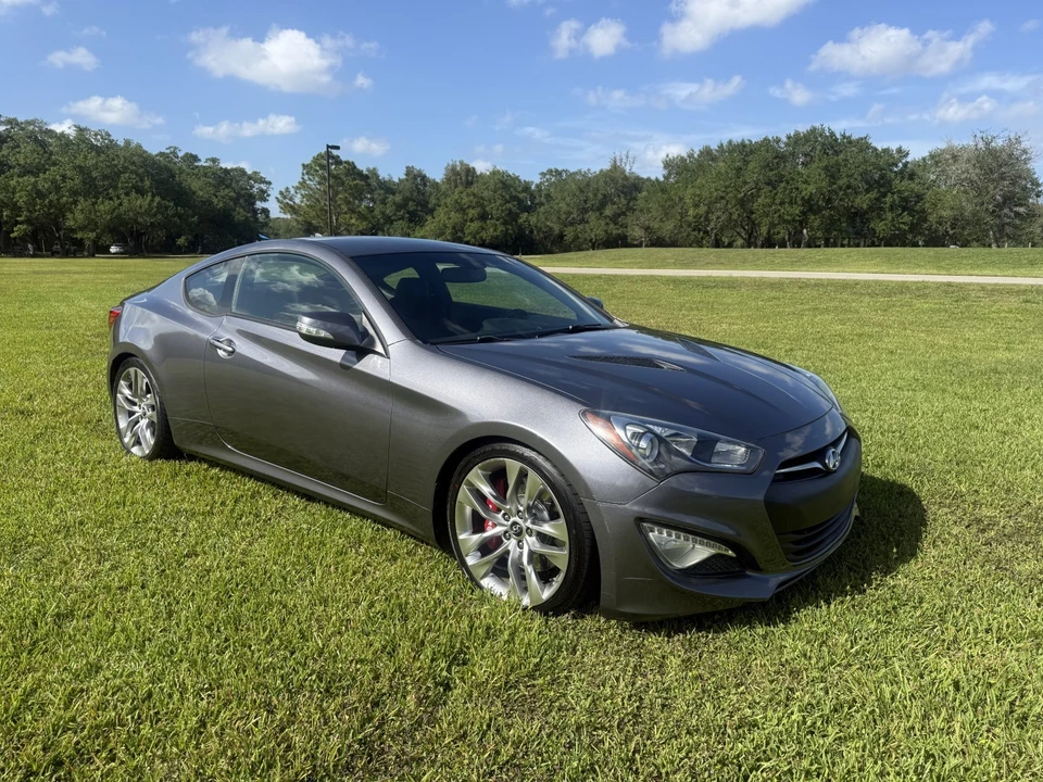 2015 Hyundai Genesis - Image 4 of 19