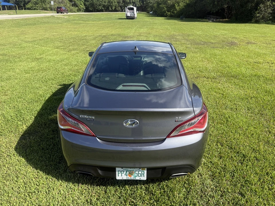 2015 Hyundai Genesis - Image 6 of 19