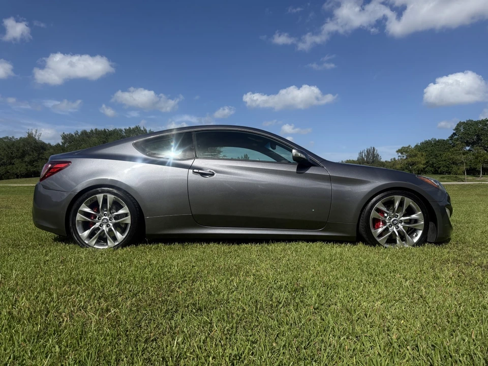 2015 Hyundai Genesis - Image 5 of 19
