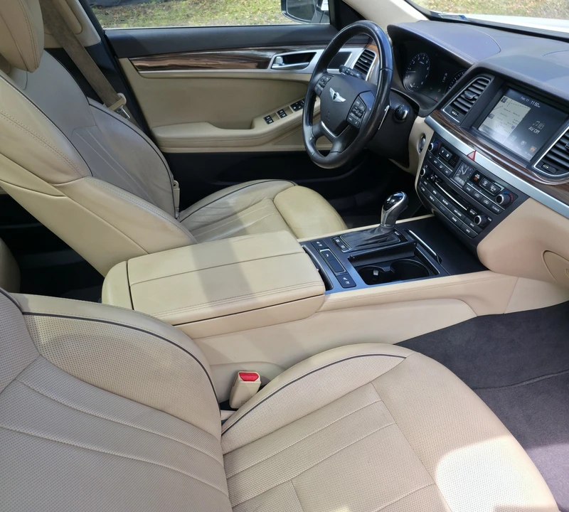 2015 Hyundai Genesis - Image 15 of 20