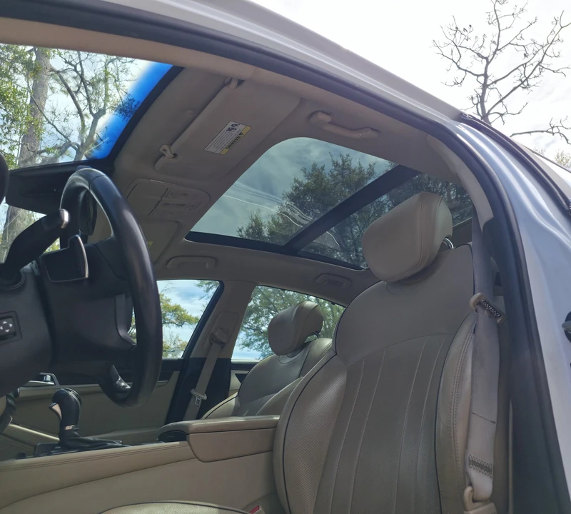 2015 Hyundai Genesis - Image 18 of 20