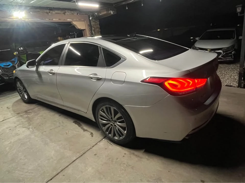 2015 Hyundai Genesis - Image 2 of 7
