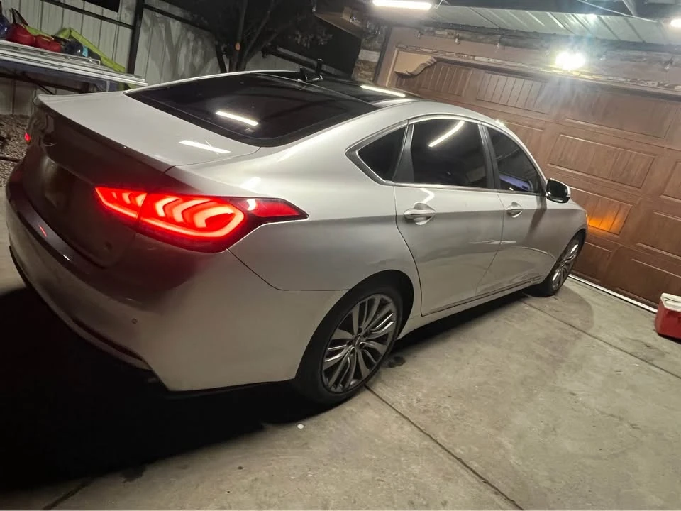 2015 Hyundai Genesis - Image 4 of 7