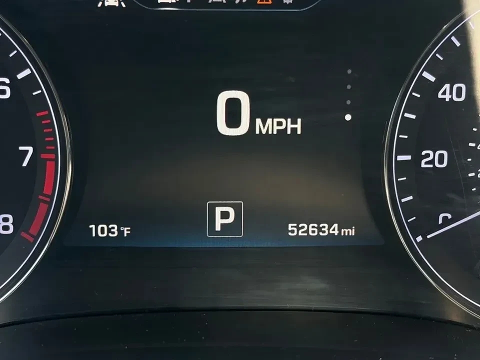 2015 Hyundai Genesis - Image 10 of 18