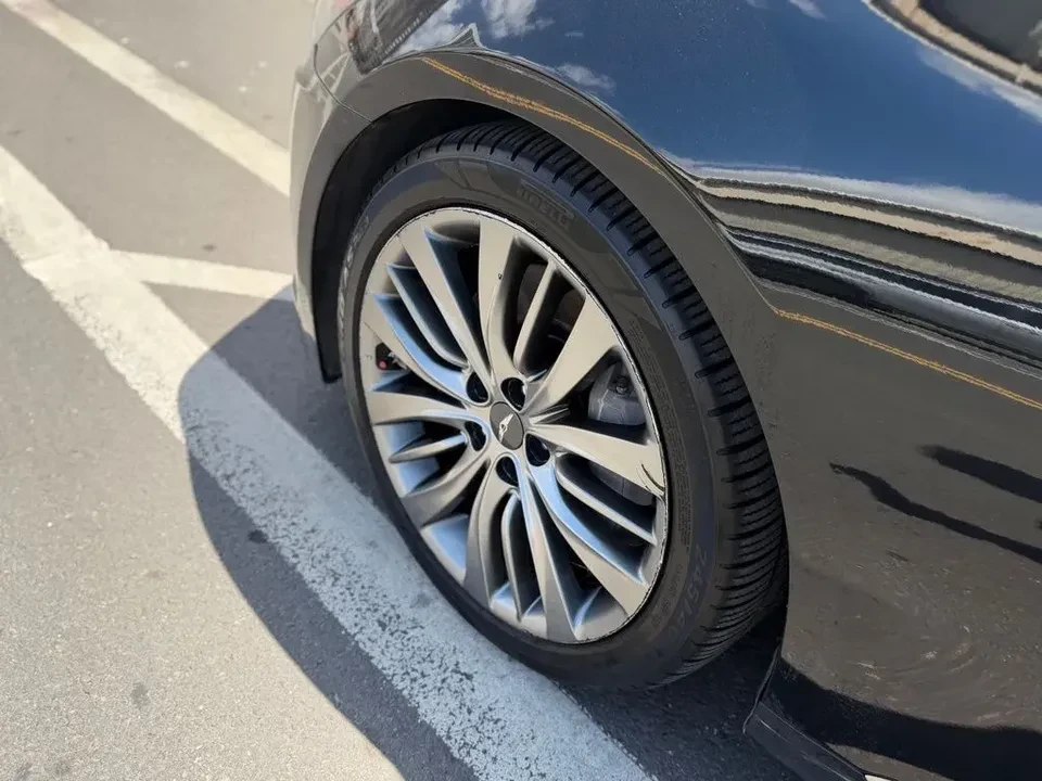 2015 Hyundai Genesis - Image 7 of 18