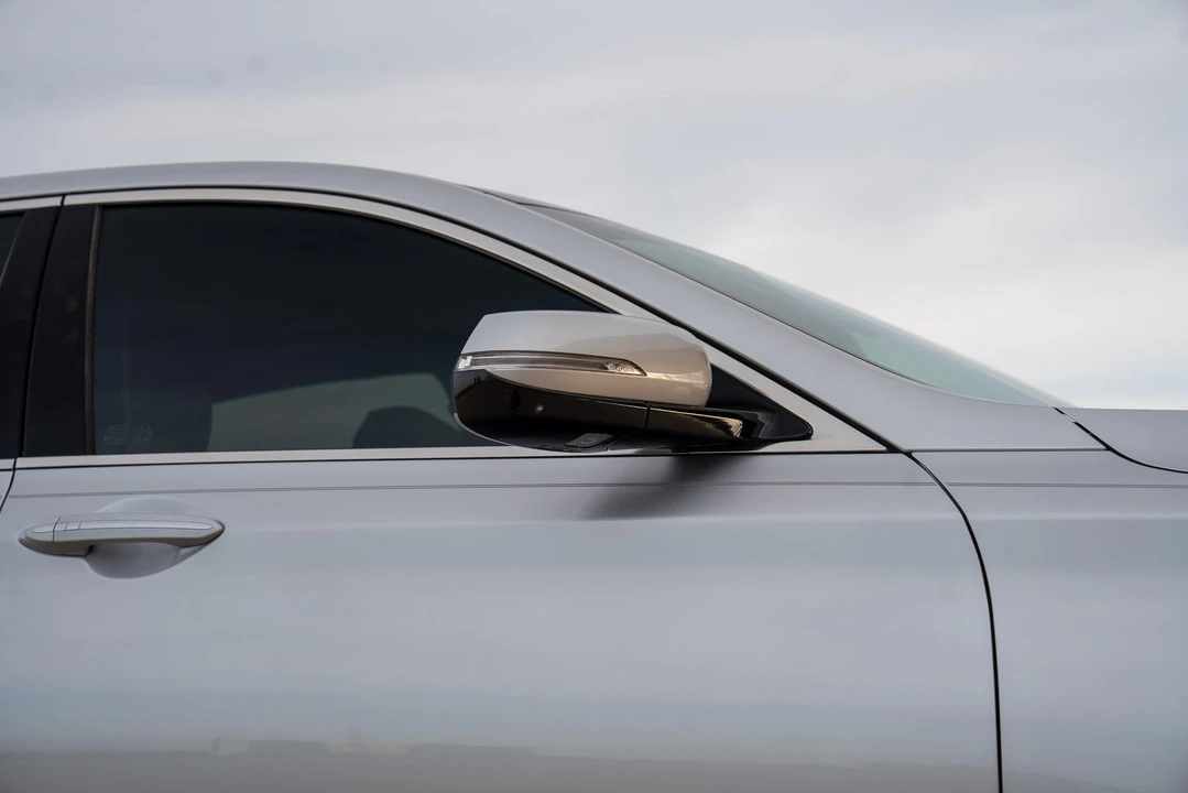 2015 Hyundai Genesis - Image 30 of 31