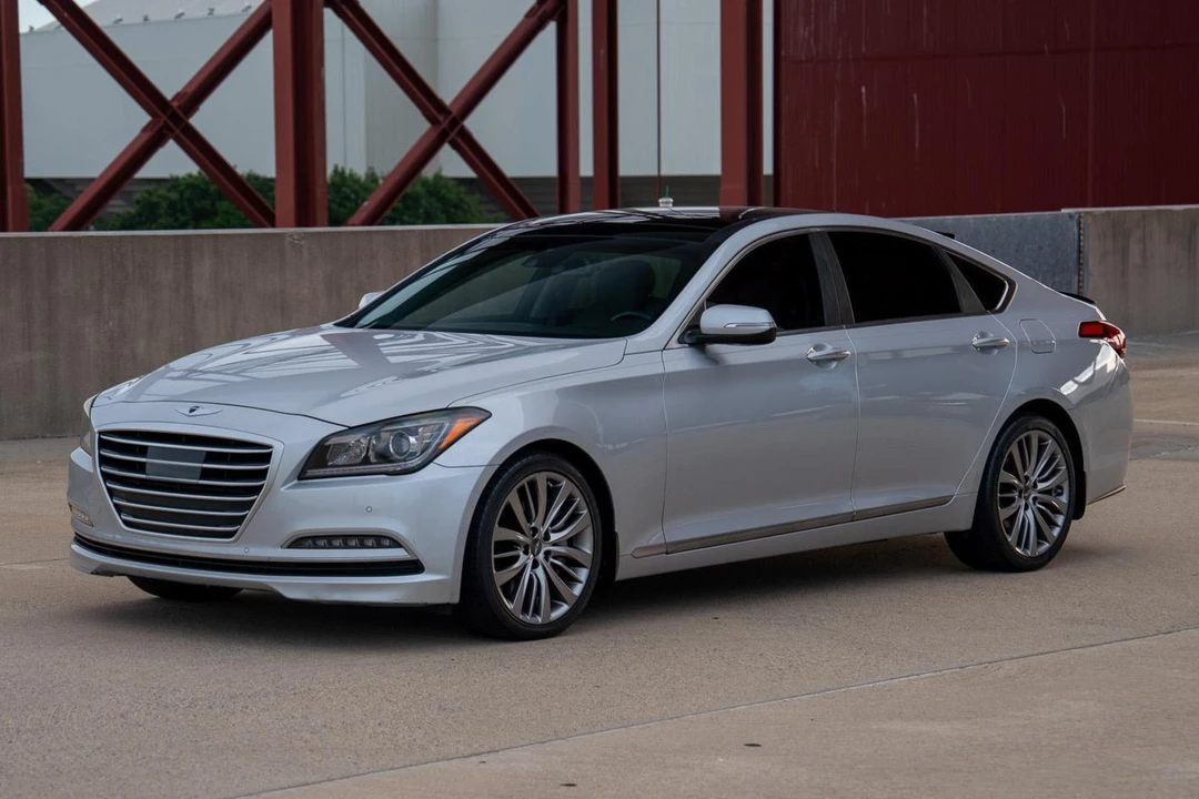 2015 Hyundai Genesis - Image 3 of 31