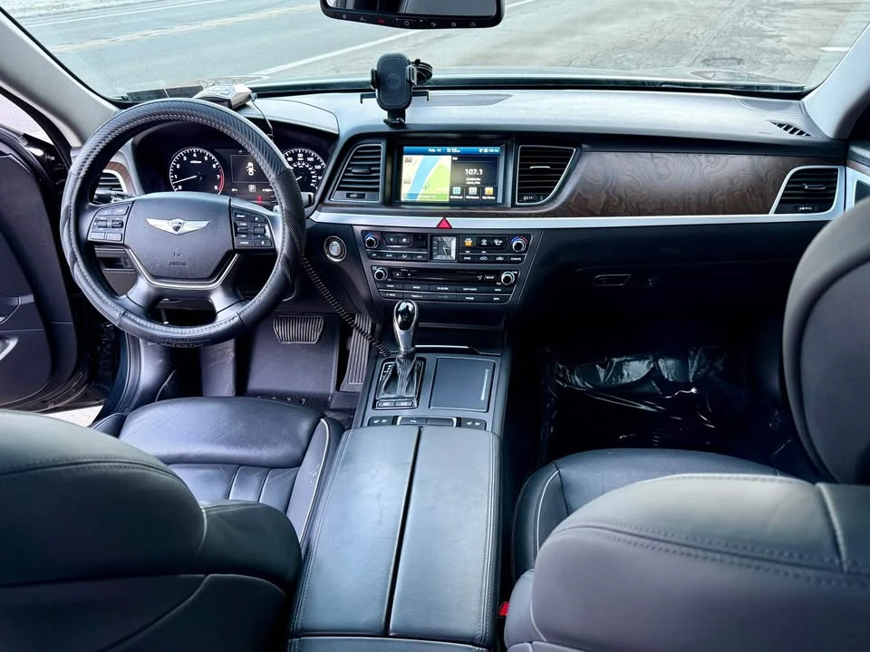 2015 Hyundai Genesis - Image 16 of 21