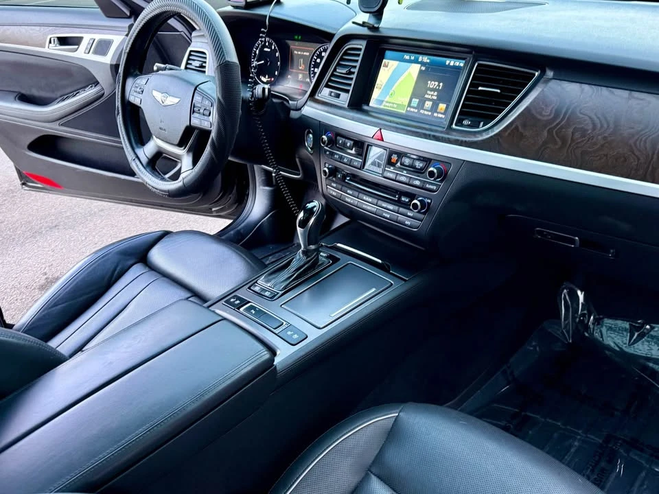 2015 Hyundai Genesis - Image 15 of 21