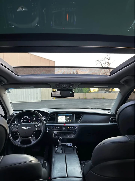 2015 Hyundai Genesis - Image 12 of 19