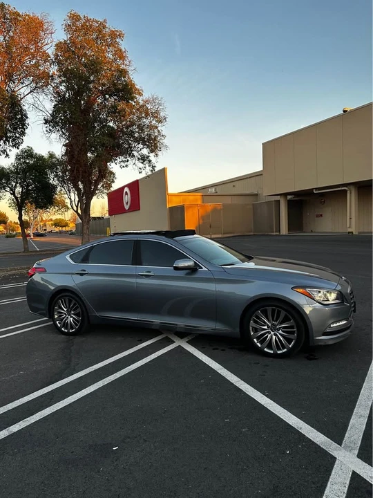2015 Hyundai Genesis - Image 3 of 19