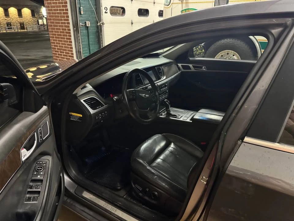 2015 Hyundai Genesis - Image 7 of 7