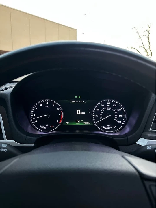 2015 Hyundai Genesis - Image 13 of 19