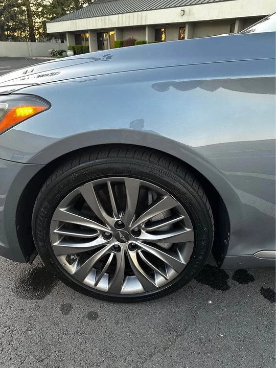 2015 Hyundai Genesis - Image 9 of 19
