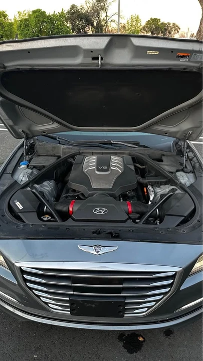 2015 Hyundai Genesis - Image 16 of 19