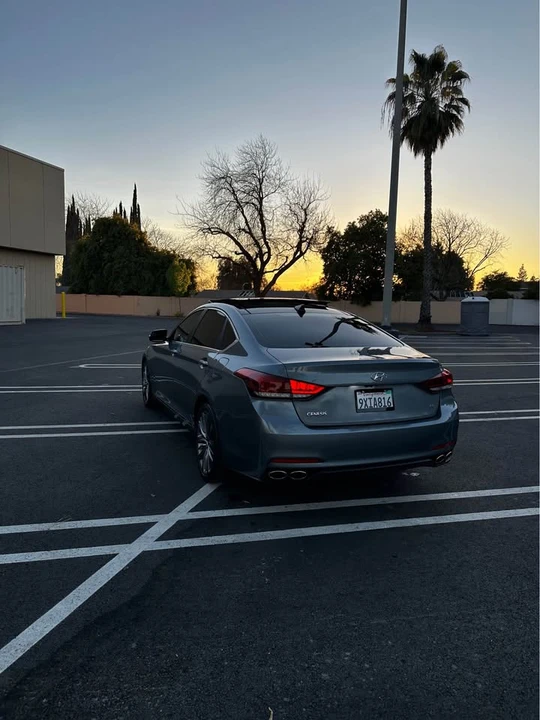 2015 Hyundai Genesis - Image 4 of 19