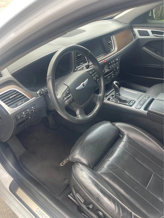 2015 Hyundai Genesis - Image 4 of 6