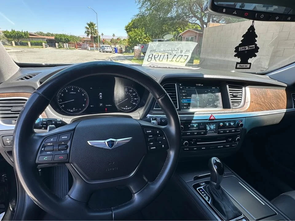 2015 Hyundai Genesis - Image 10 of 12