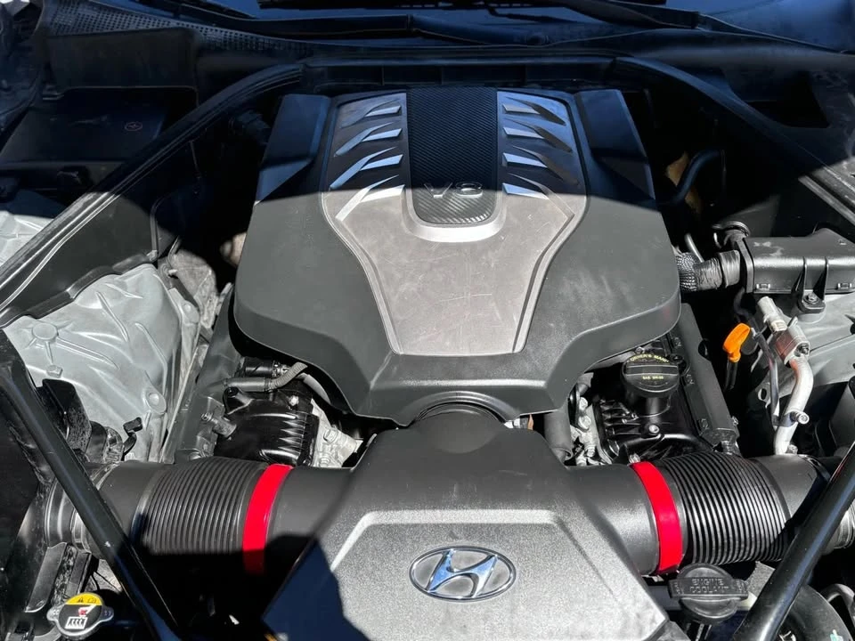 2015 Hyundai Genesis - Image 10 of 20