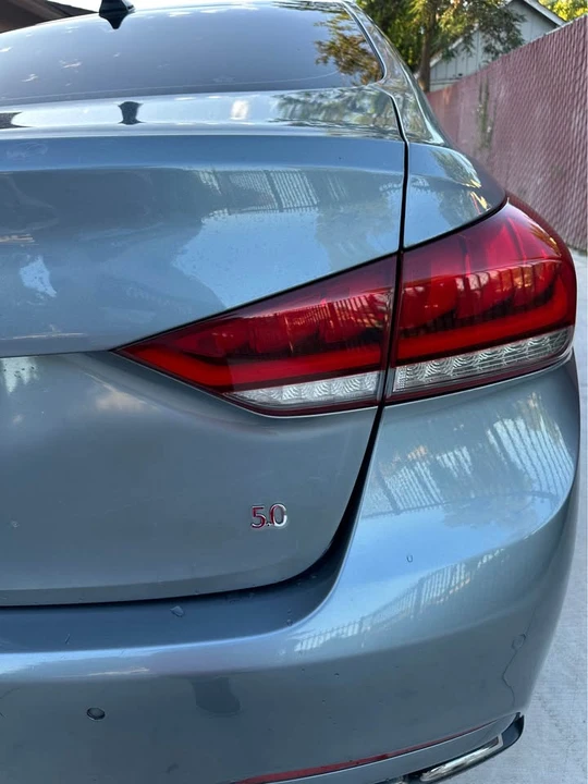 2015 Hyundai Genesis - Image 4 of 9