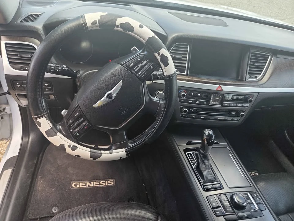 2015 Hyundai Genesis - Image 8 of 9