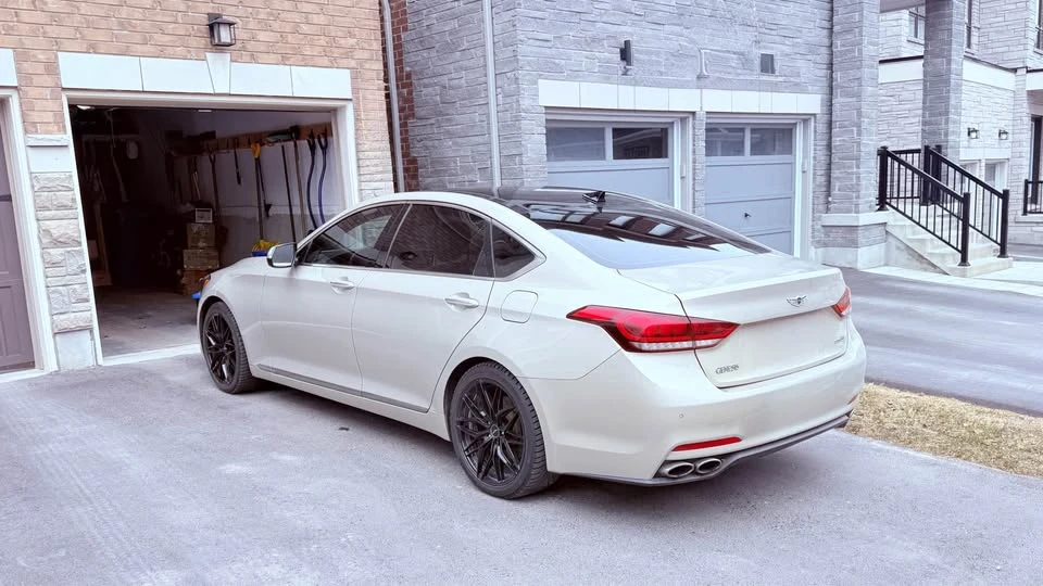 2015 Hyundai Genesis - Image 4 of 9