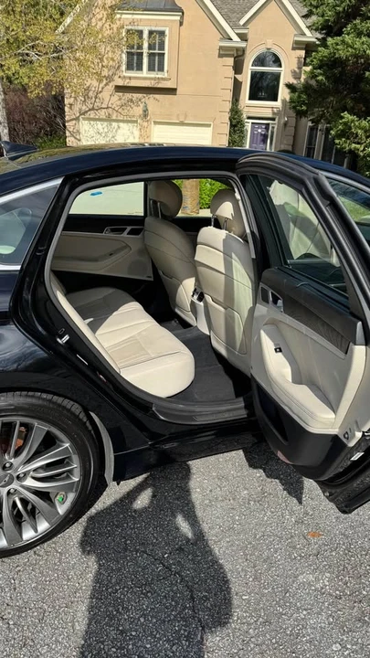 2015 Hyundai Genesis - Image 8 of 10