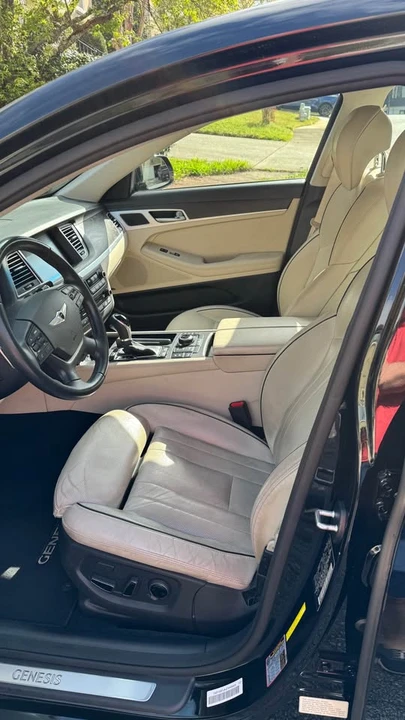 2015 Hyundai Genesis - Image 4 of 10