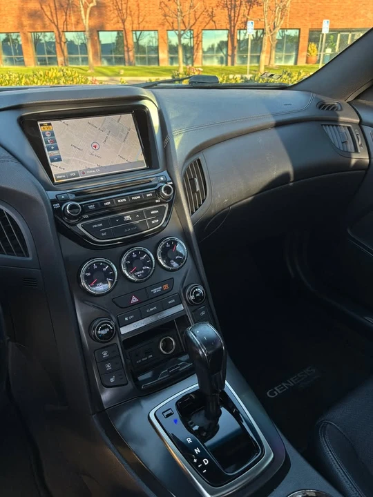 2015 Hyundai Genesis Coupe - Image 9 of 19