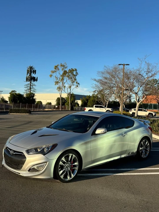 2015 Hyundai Genesis Coupe - Image 2 of 19