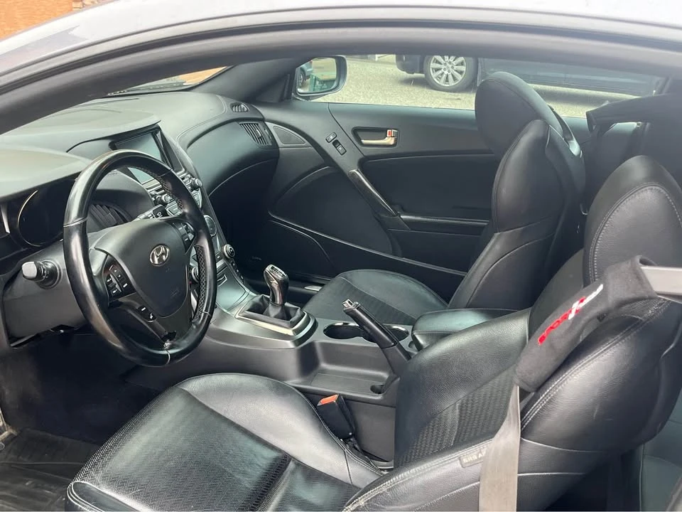 2015 Hyundai Genesis Coupe - Image 9 of 19