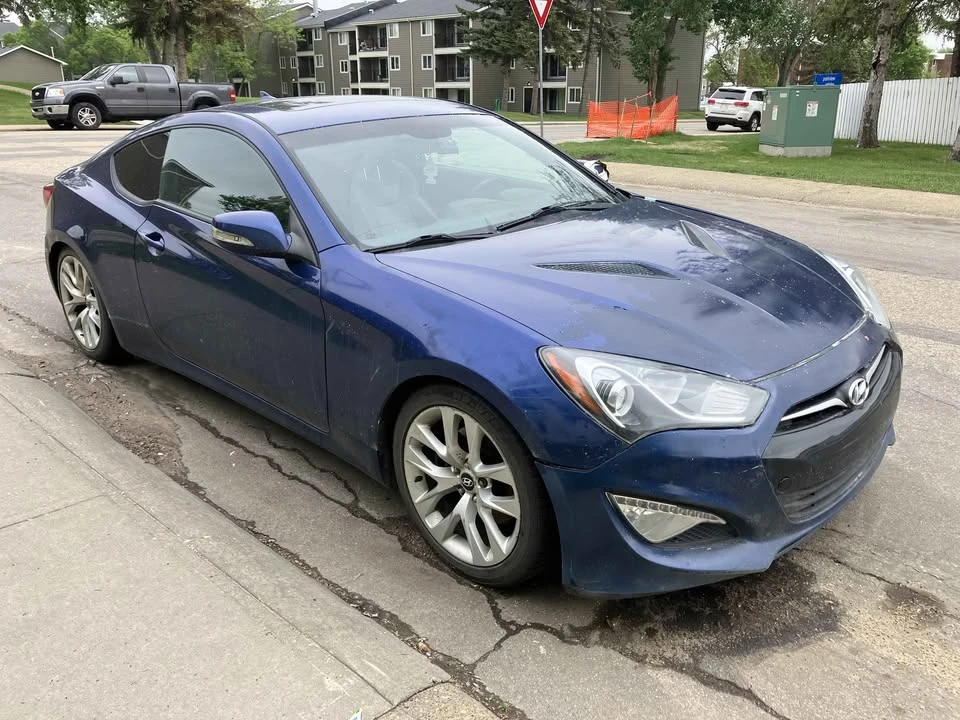 2015 Hyundai Genesis Coupe - Image 3 of 4