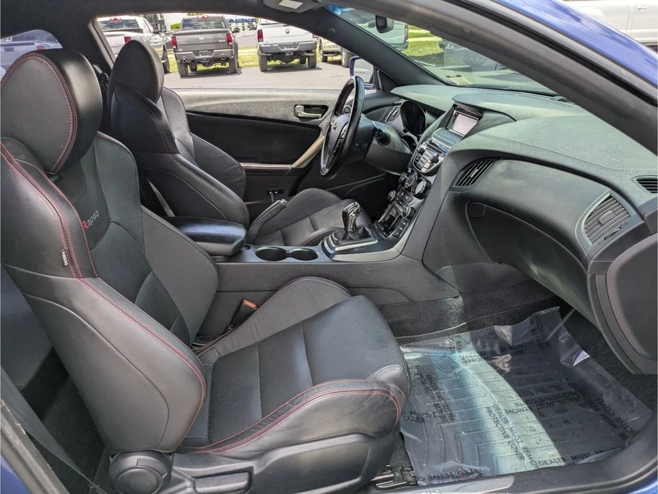 2015 Hyundai Genesis Coupe - Image 12 of 20