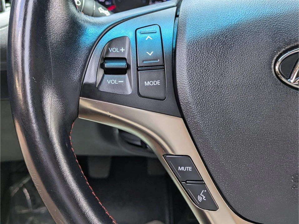 2015 Hyundai Genesis Coupe - Image 19 of 20